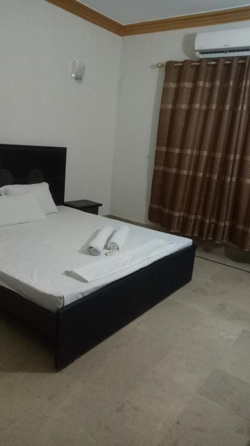 Hotel Crown Plaza, Near Karachi Airport, Darul Sehat Hospital, Dow, Agha Khan And Liaqat Hospital Exterior photo