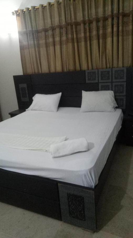 Hotel Crown Plaza, Near Karachi Airport, Darul Sehat Hospital, Dow, Agha Khan And Liaqat Hospital Exterior photo