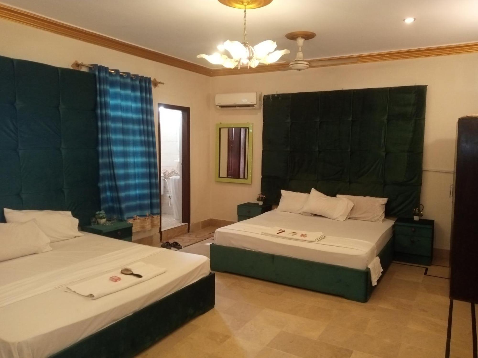 Hotel Crown Plaza, Near Karachi Airport, Darul Sehat Hospital, Dow, Agha Khan And Liaqat Hospital Exterior photo