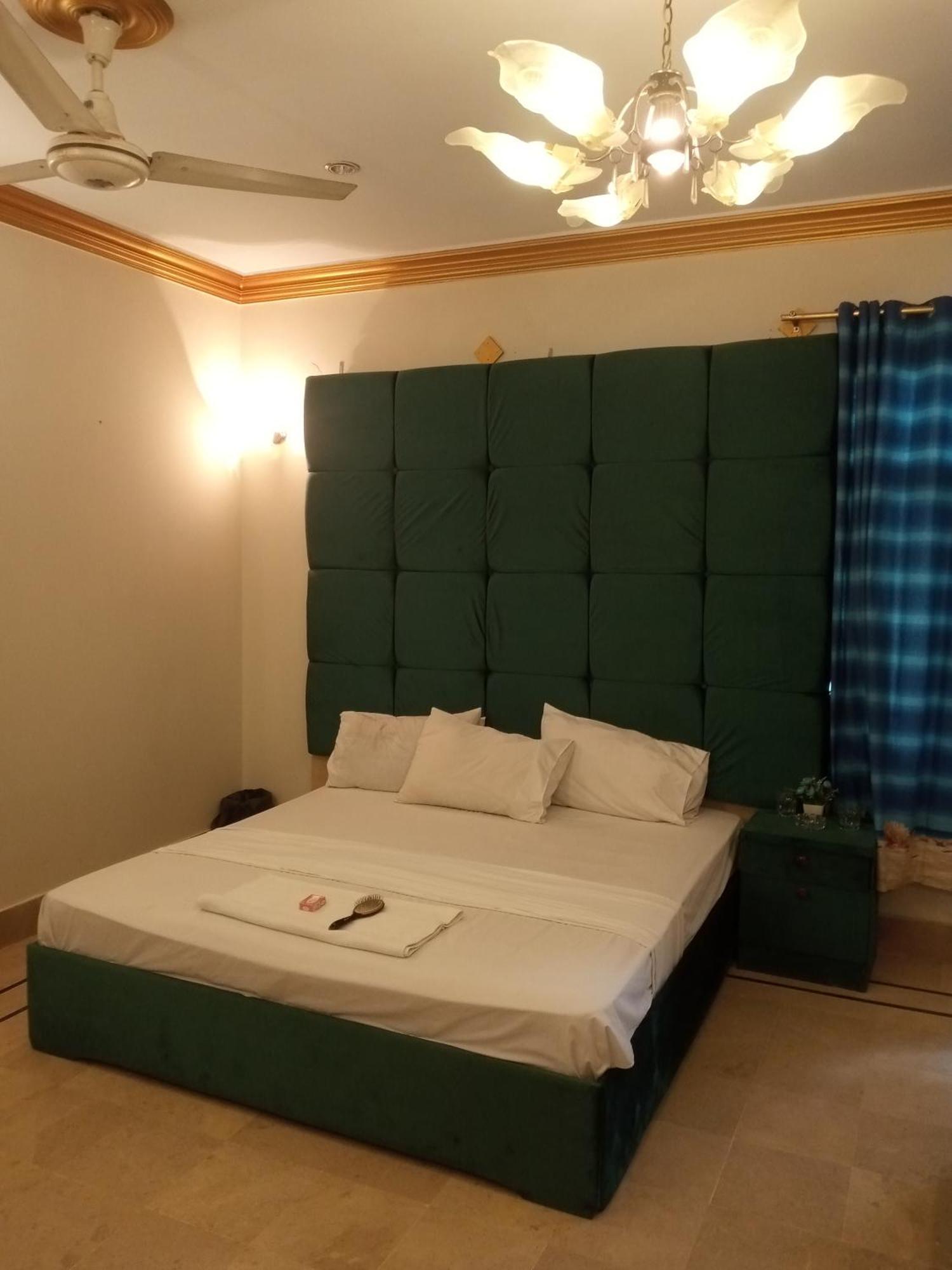 Hotel Crown Plaza, Near Karachi Airport, Darul Sehat Hospital, Dow, Agha Khan And Liaqat Hospital Exterior photo