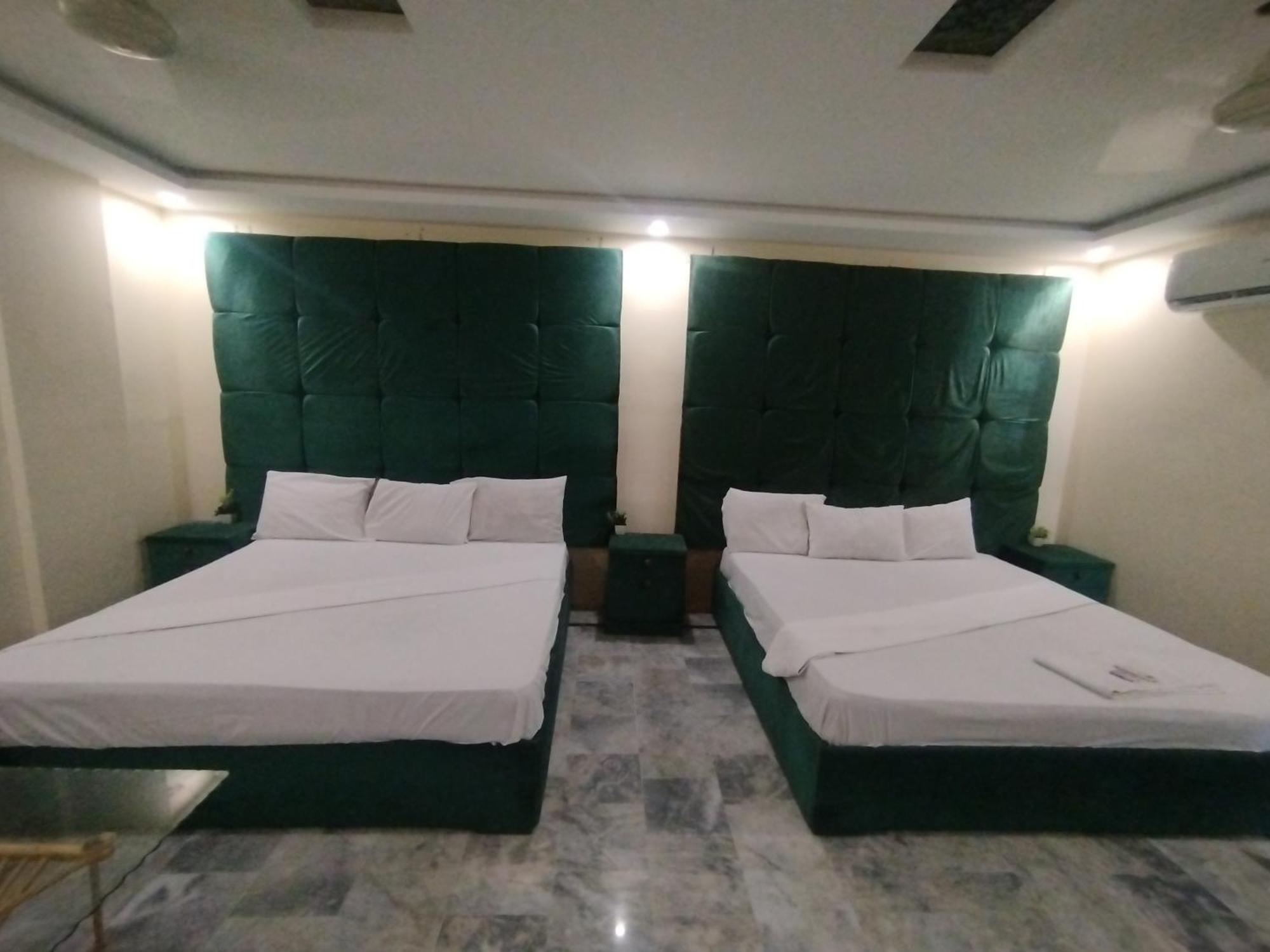 Hotel Crown Plaza, Near Karachi Airport, Darul Sehat Hospital, Dow, Agha Khan And Liaqat Hospital Exterior photo