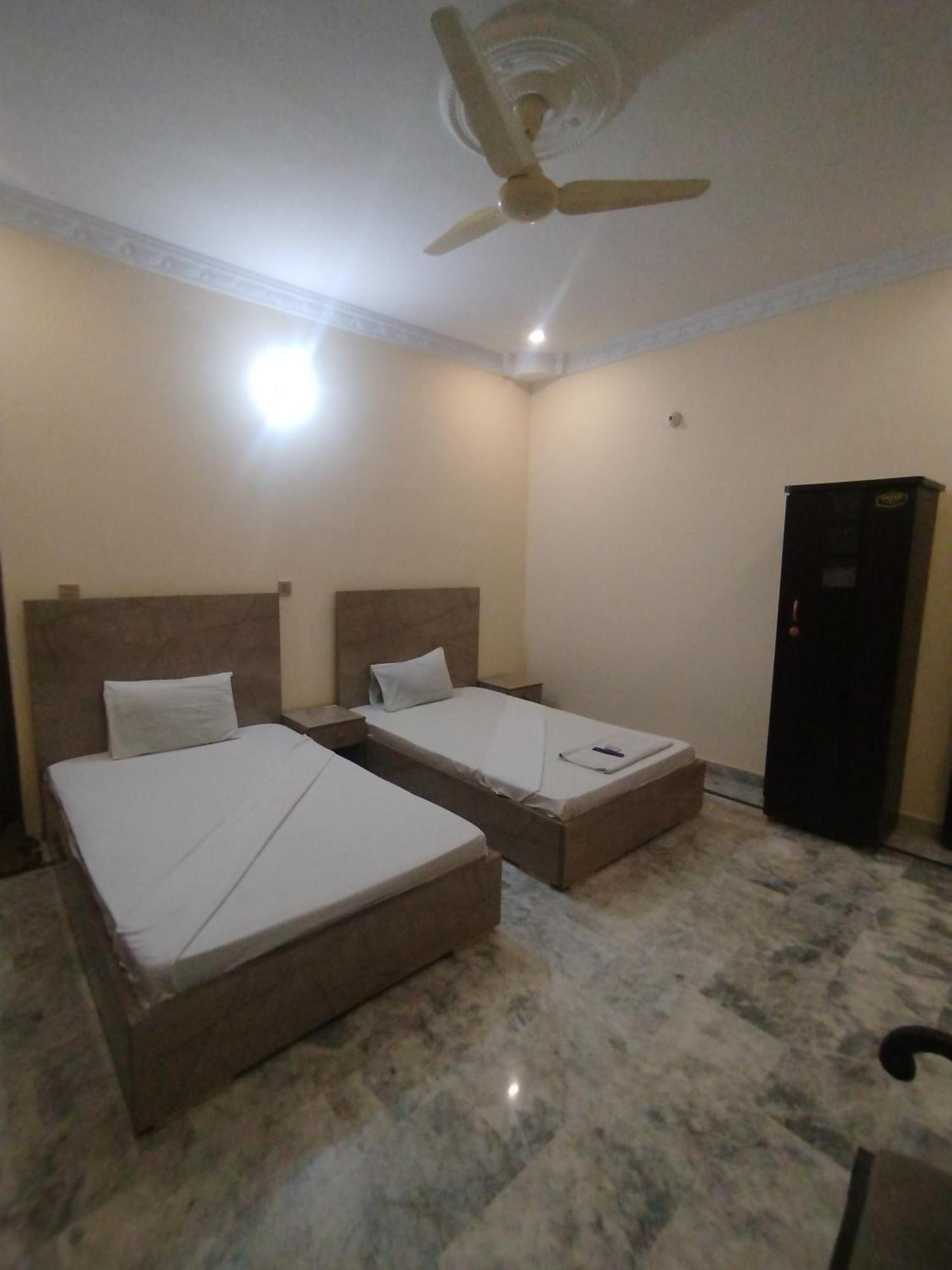 Hotel Crown Plaza, Near Karachi Airport, Darul Sehat Hospital, Dow, Agha Khan And Liaqat Hospital Exterior photo