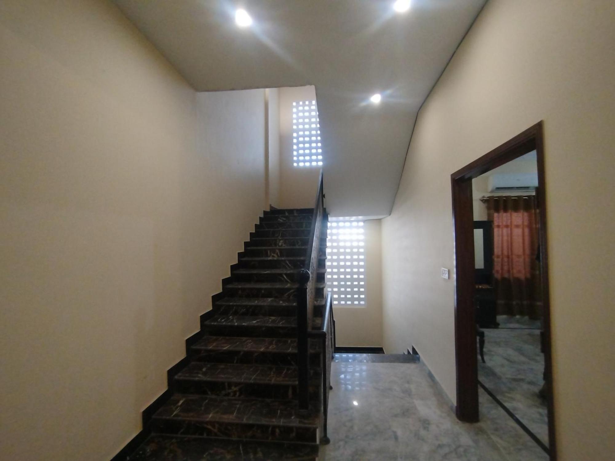 Hotel Crown Plaza, Near Karachi Airport, Darul Sehat Hospital, Dow, Agha Khan And Liaqat Hospital Exterior photo